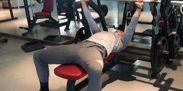 卧推视频,从视频中学到的关键要点